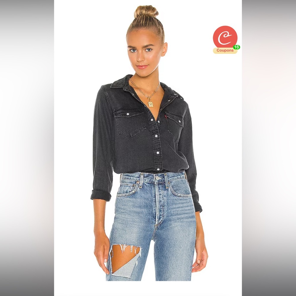 Levi’s Essential Western Top in Night is Black 2